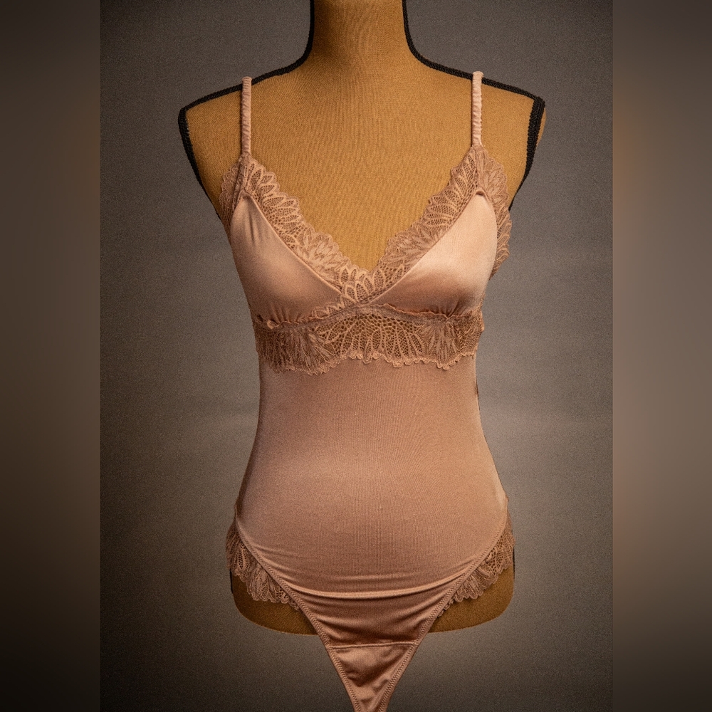Abercrombie & Fitch Satin Honey Lace Bodysuit